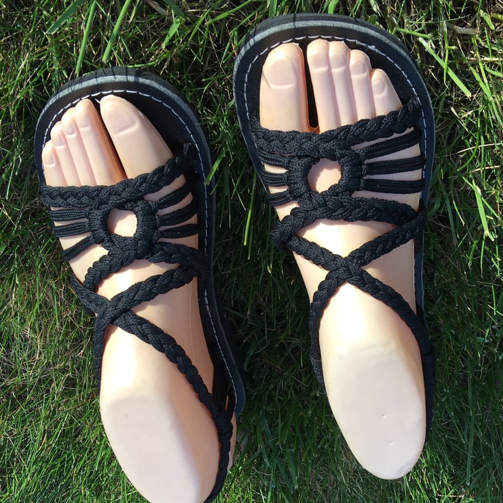 NWOT Handwoven Women’s Summer Sandals Size 5